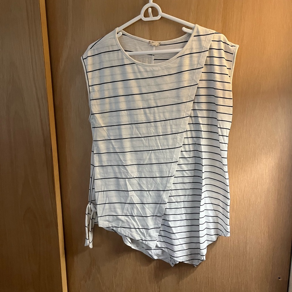 Hem & Thread Asymmetrical Striped White and Black Tee